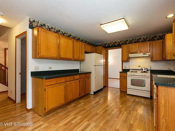 3rd image of 1117 Clover Hill Ln