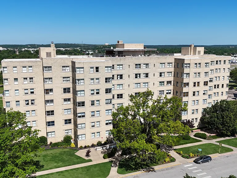 The Apartments at Hotel Phillips — Photo 18