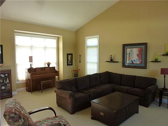 3rd image of 28 Jade Creek Dr