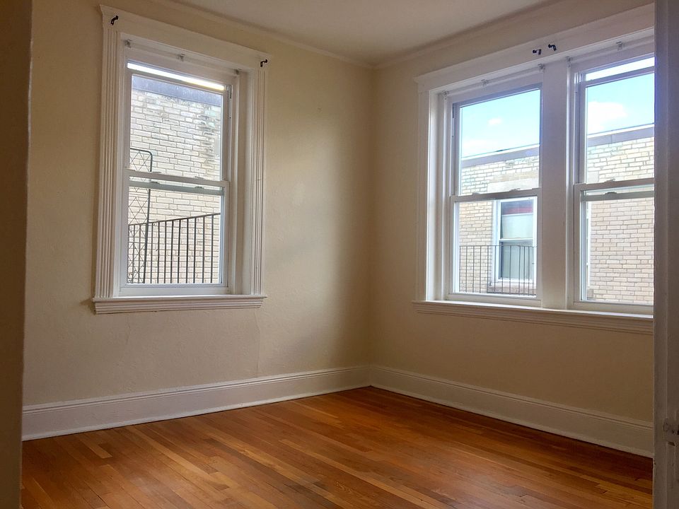 2nd image of 1810 Commonwealth Ave #1BM