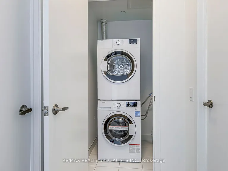 2485 Eglinton Ave W #1018 — Photo 27