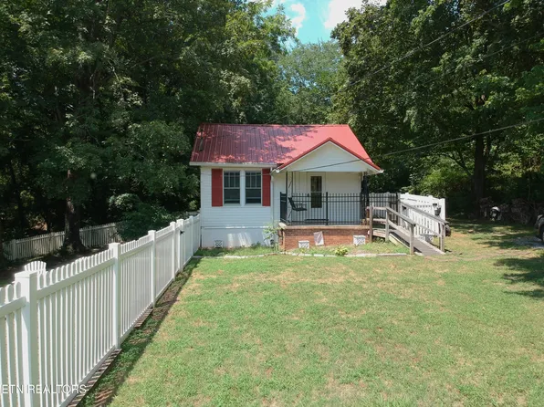 10719 Lake Ridge Dr, Knoxville, TN 37934