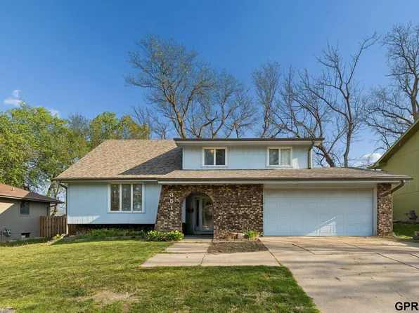 3512 Leawood Dr, Bellevue, NE 68123