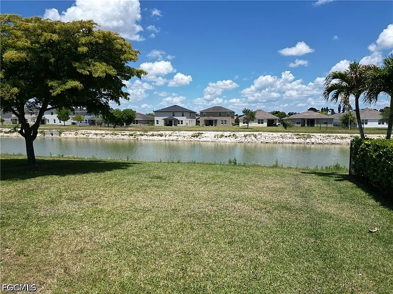 10353 Canal Brook Ln — Photo 6