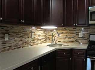 1108 Stoneridge Cir, Helmetta, NJ 08828