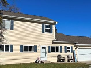 W930 Florence Rd, Genoa City, WI 53128