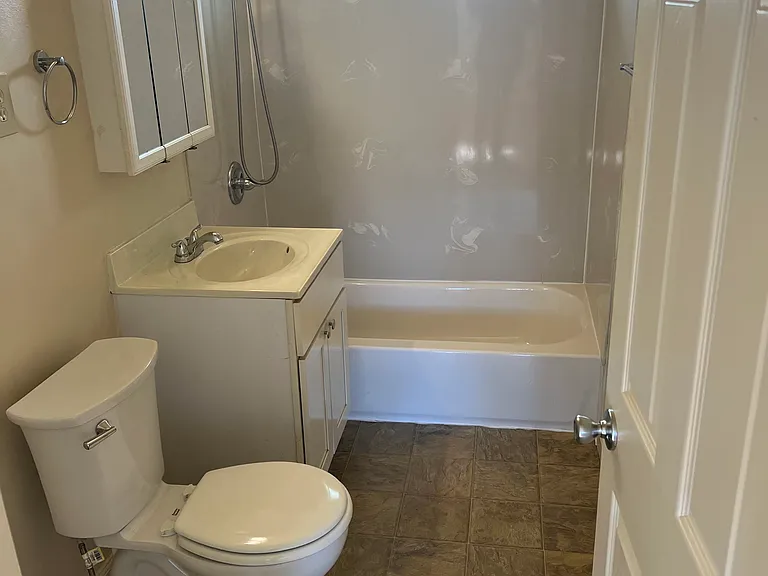 20970 Chester St — Photo 7