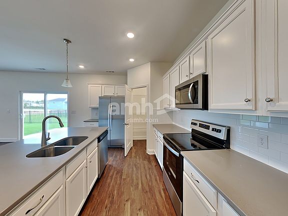 3rd image of 5238 Virtue Ave