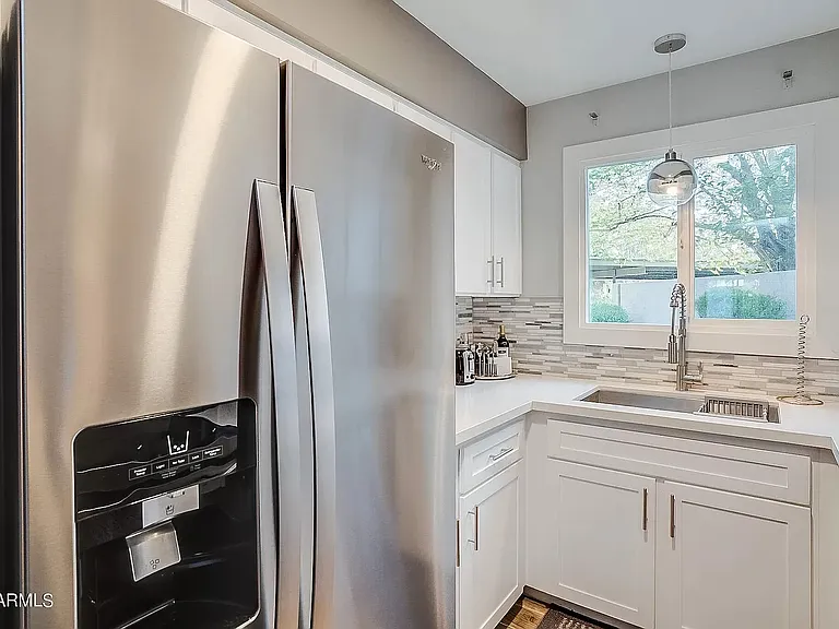 4024 N Parkway Ave — Photo 5