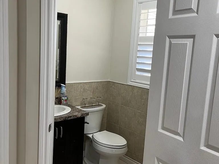 1367 Upper Paradise Rd — Photo 12