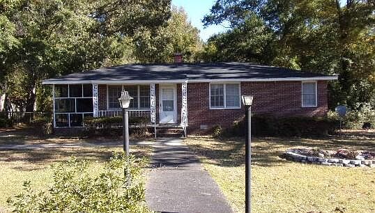 1st image of 515 Rosewood Dr