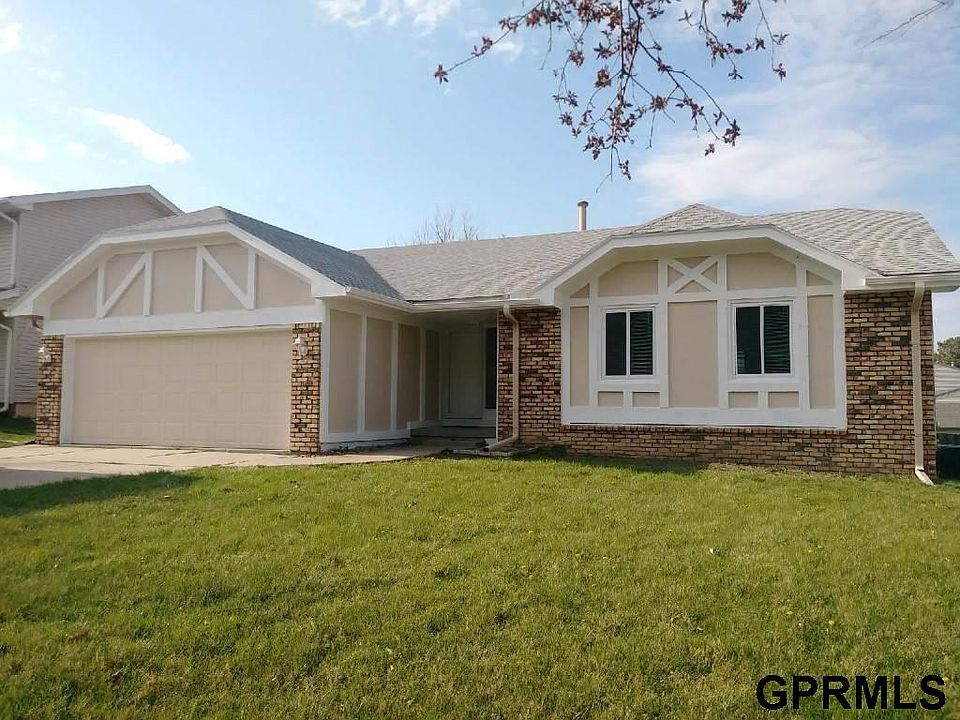 1st image of 2932 Leawood Dr