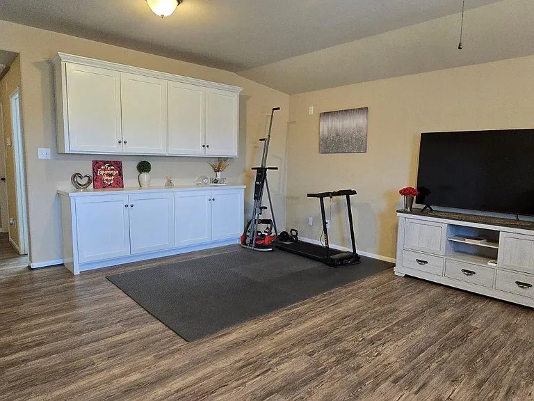 10111 Bitternut Hickory Ln — Photo 12