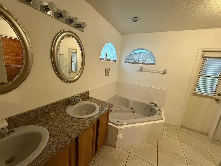 2430 Coco Bay Cir — Photo 13