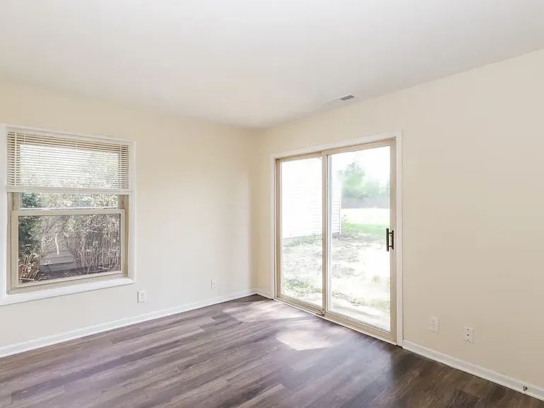 2281 Jasmine Dr — Photo 9