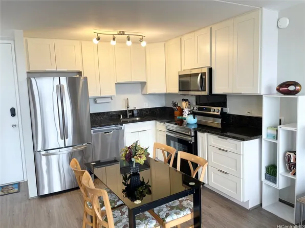 411 Hobron Ln APT 3802, Honolulu, HI 96815