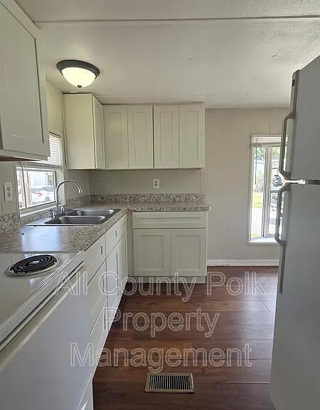 2735 W 10th St #HP-7 — Photo 6
