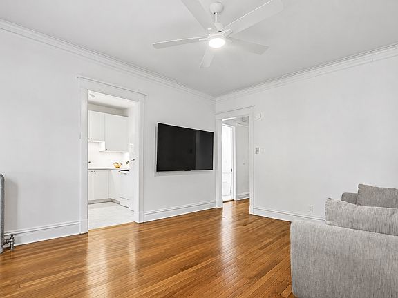 5th image of 5463 S Ellis Ave #1