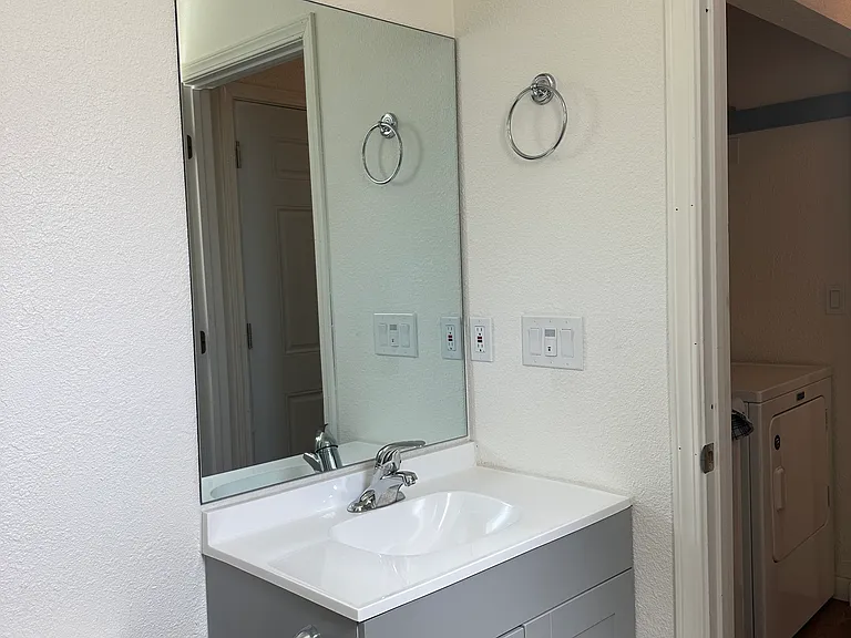 671 NE Sherwood Way #1 — Photo 7