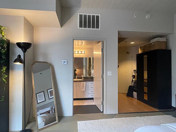 5th image of 301 4th Ave #301