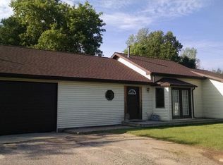 8901 Tamarack Rd, Lakeview, MI 48850