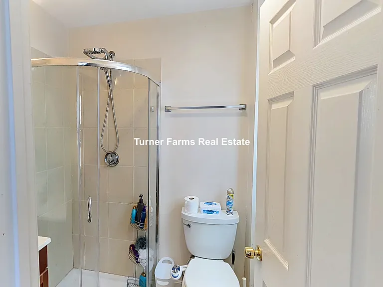 18 Bond St #1R — Photo 6