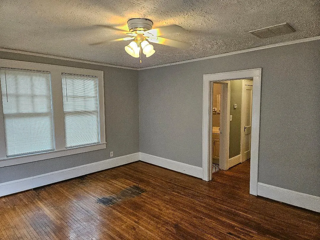1 bed, 750 sqft, $1,050 — Photo 4