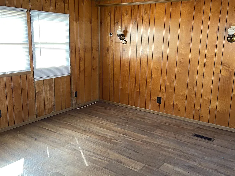 108 Langford Dr — Photo 4