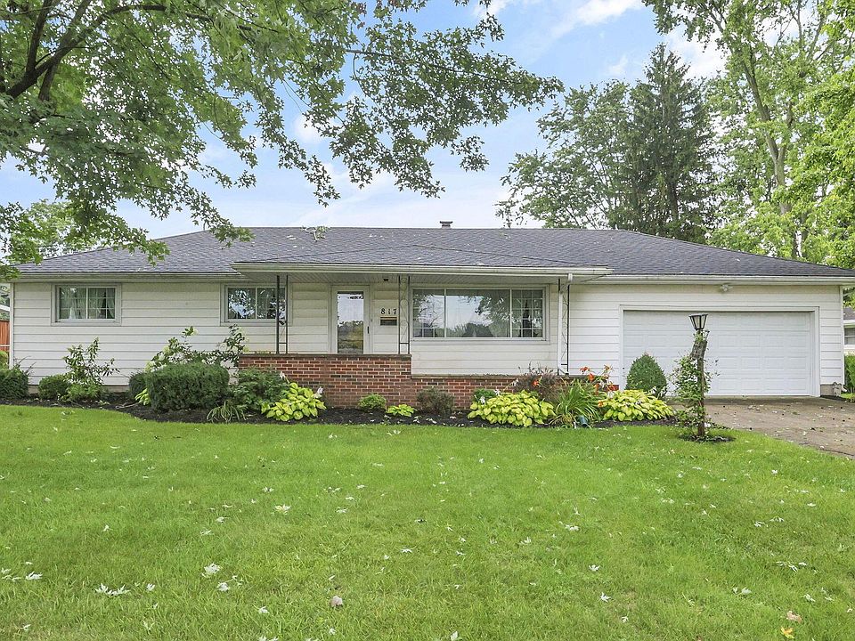1st image of 817 Amherst Dr