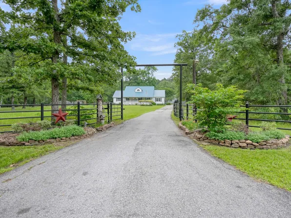 197 Sunset Lake Rd, Huntsville, TX 77340