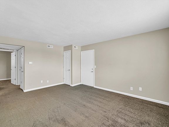 5th image of 308 College Park Dr #7