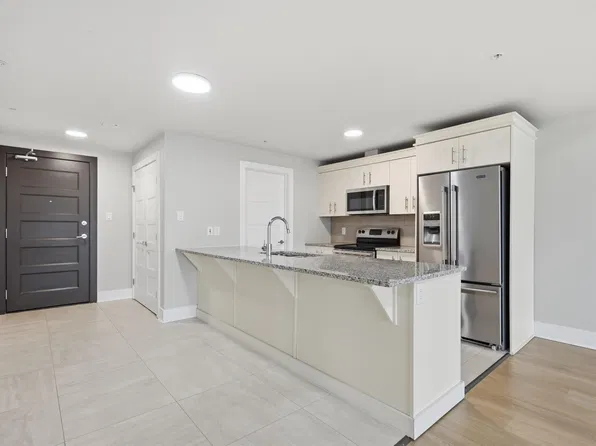 15 Kings Wharf Pl #306, Halifax, NS B2Y 0C2
