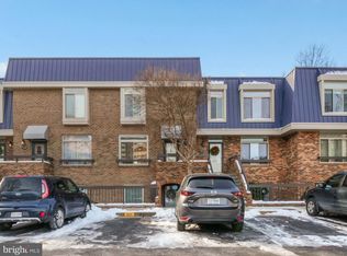 1751 S Hayes St #2, Arlington, VA 22202