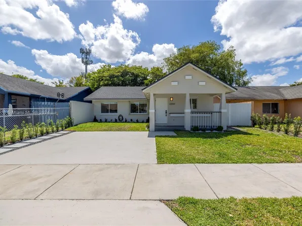 22140 SW 110th Pl, Miami, FL 33170