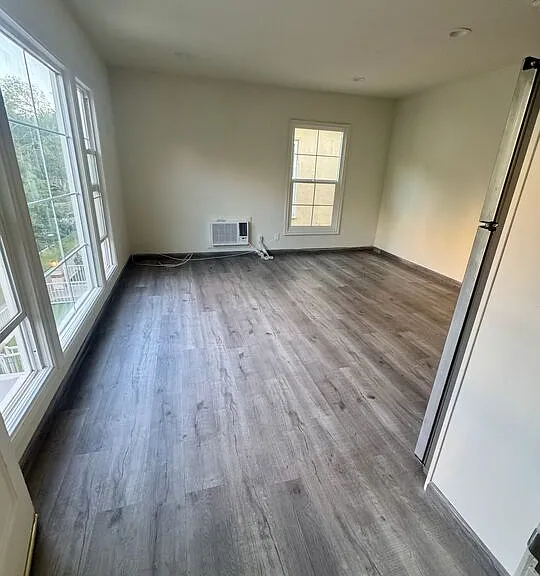 133 S Crescent Dr #7 — Photo 8