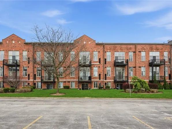262 Dundas St E #216, Hamilton, ON L8B 1A9