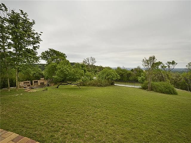 1st image of 1 Limerick Ln