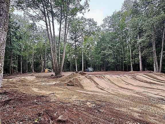 4th image of 1375 Moody Mountain Rd