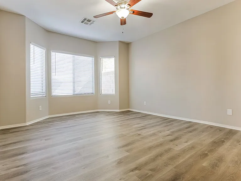 2741 N Kenton — Photo 12