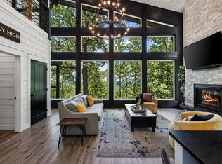 566 Moonshiners Springs Trl, Broken Bow, OK 74728