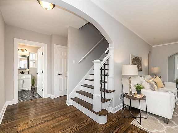 4th image of 311 Woodside Dr