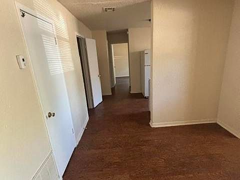 3rd image of 912 S 13th St
