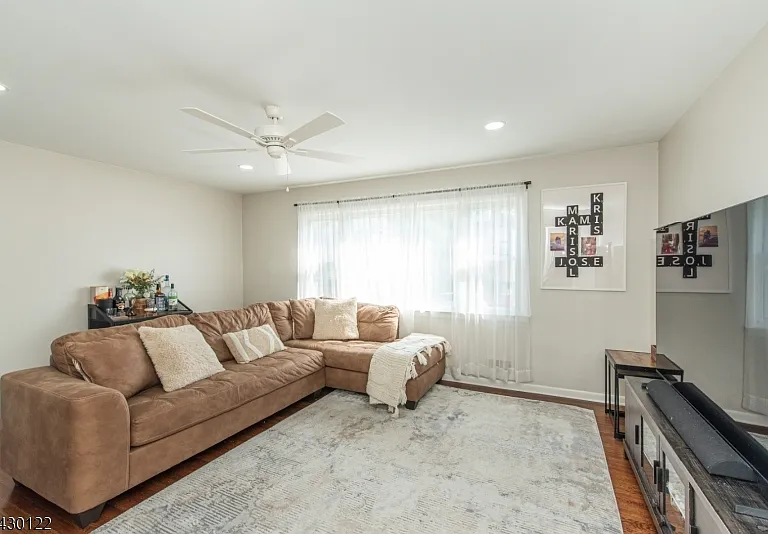 206 Centre St — Photo 6