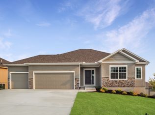 21212 W 190th Ter, Spring Hill, KS 66083