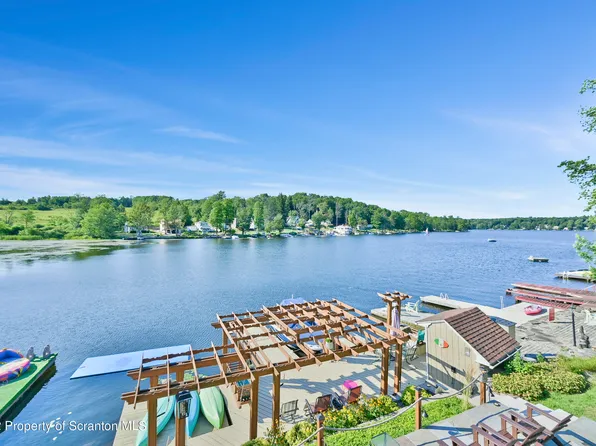 113 Cardinal Ln, Lake Ariel, PA 18436