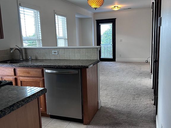 4th image of 3330 Collier Ave #A