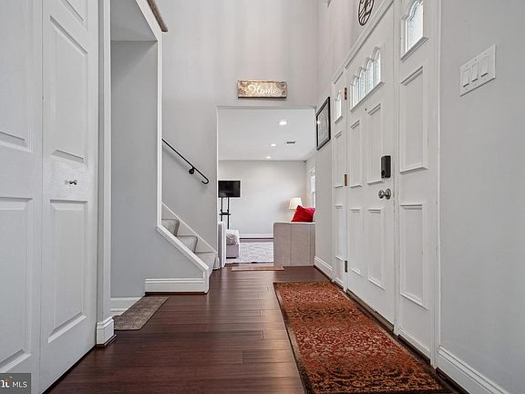 4th image of 2205 Herman Ct