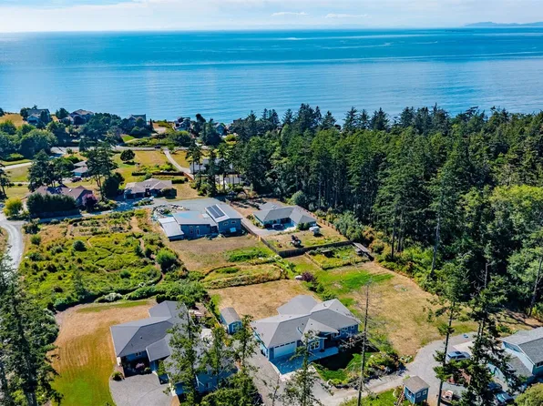 1325 Great Horned Owl Lane, Oak Harbor, WA 98277