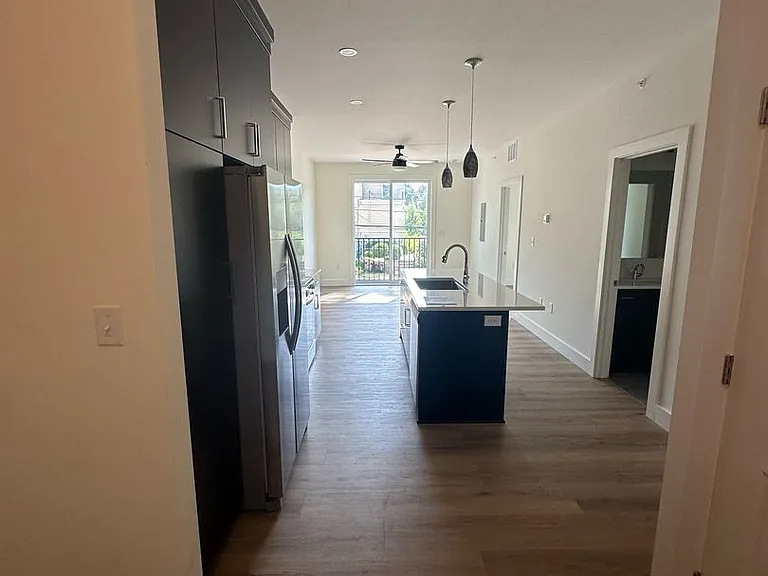 626 N College Ave — Photo 22