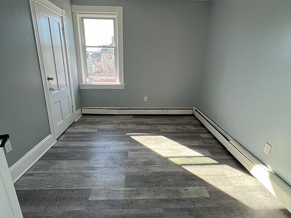 2nd image of 119 Whitehall St Floor 2